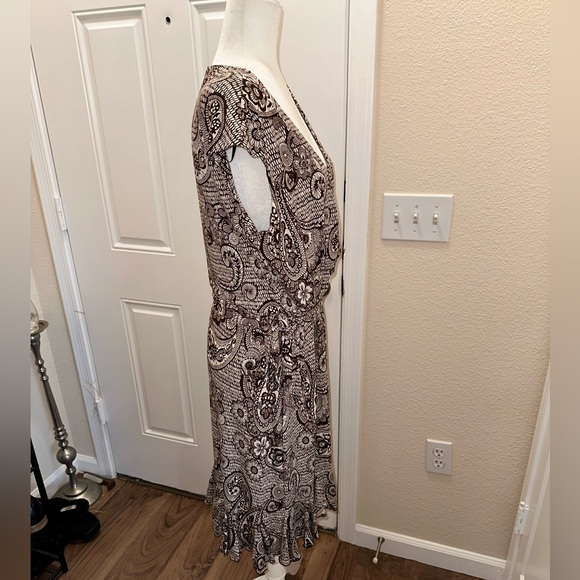 Glamour Deep V Neckline Cap Sleeve Brown / White Paisley Print Dress Size 14 - Picture 7 of 12